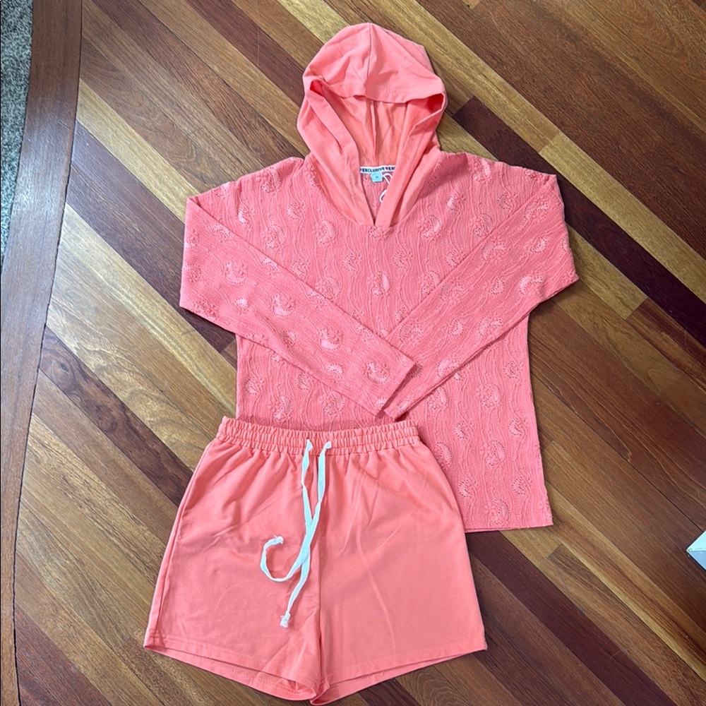 NWT ❤️ Exclusive Coral Hooded Women’s Lounge Set Size Medium